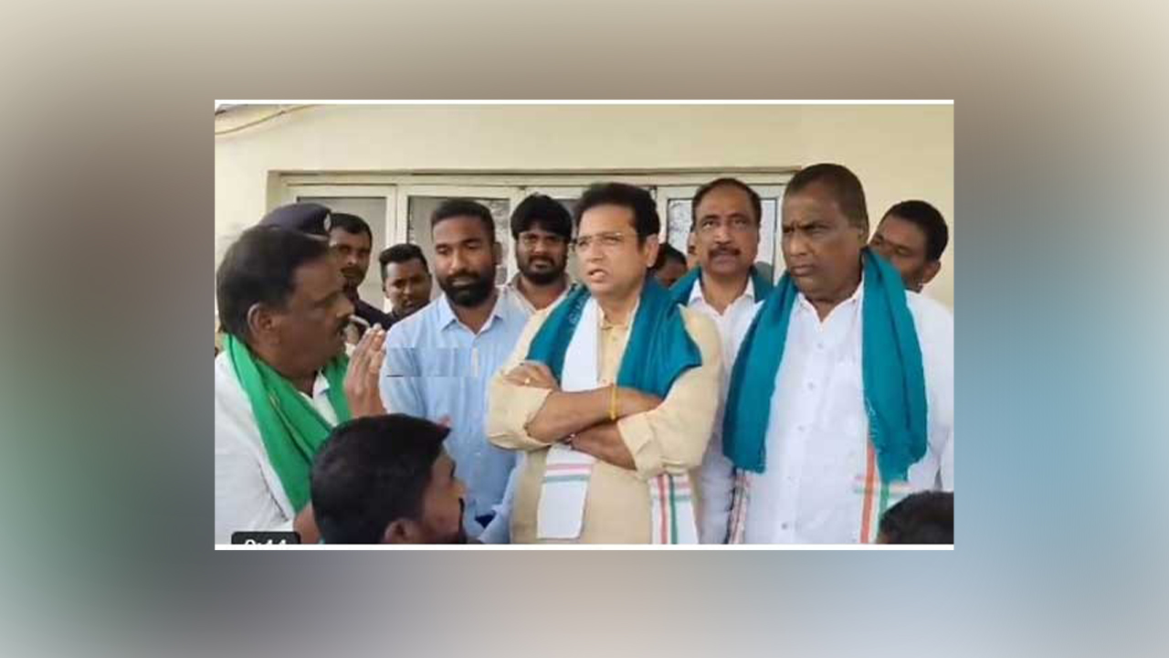 మంత్రులు శ్రీధర్ బాబు, అడ్లూరి లక్ష్మణ్ లకు చెరుకు రైతుల వినతి మంత్రులు శ్రీధర్ బాబు, అడ్లూరి లక్ష్మణ్ లకు చెరుకు రైతుల వినతి