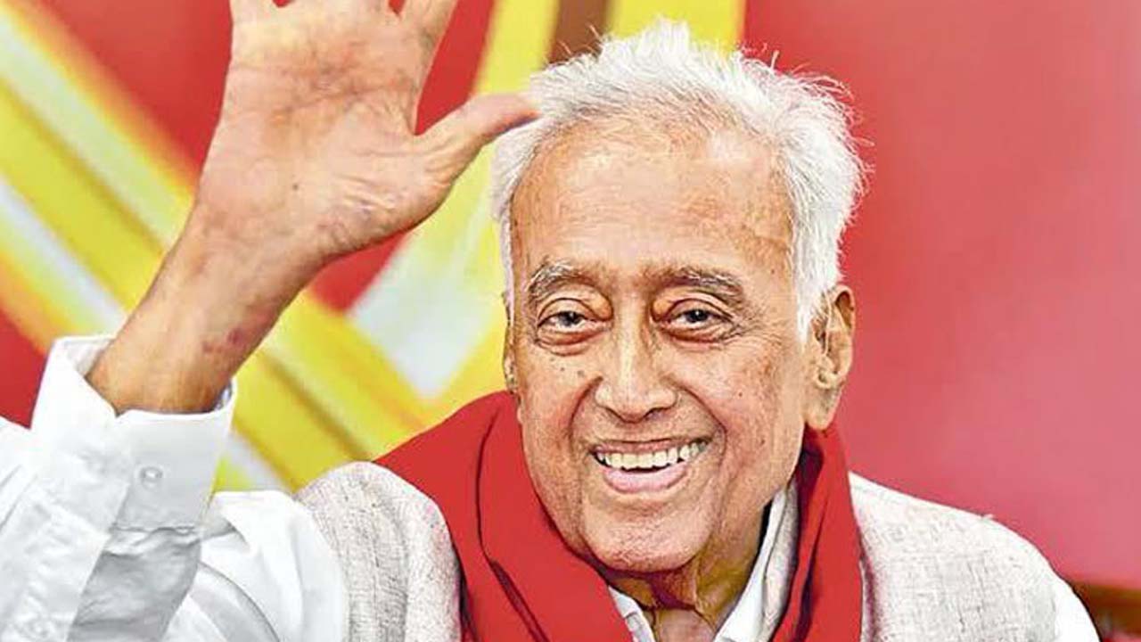 సురవరం భౌతిక కాయం గాంధీ ఆసుపత్రికి అప్పగింత సురవరం భౌతిక కాయం గాంధీ ఆసుపత్రికి అప్పగింత