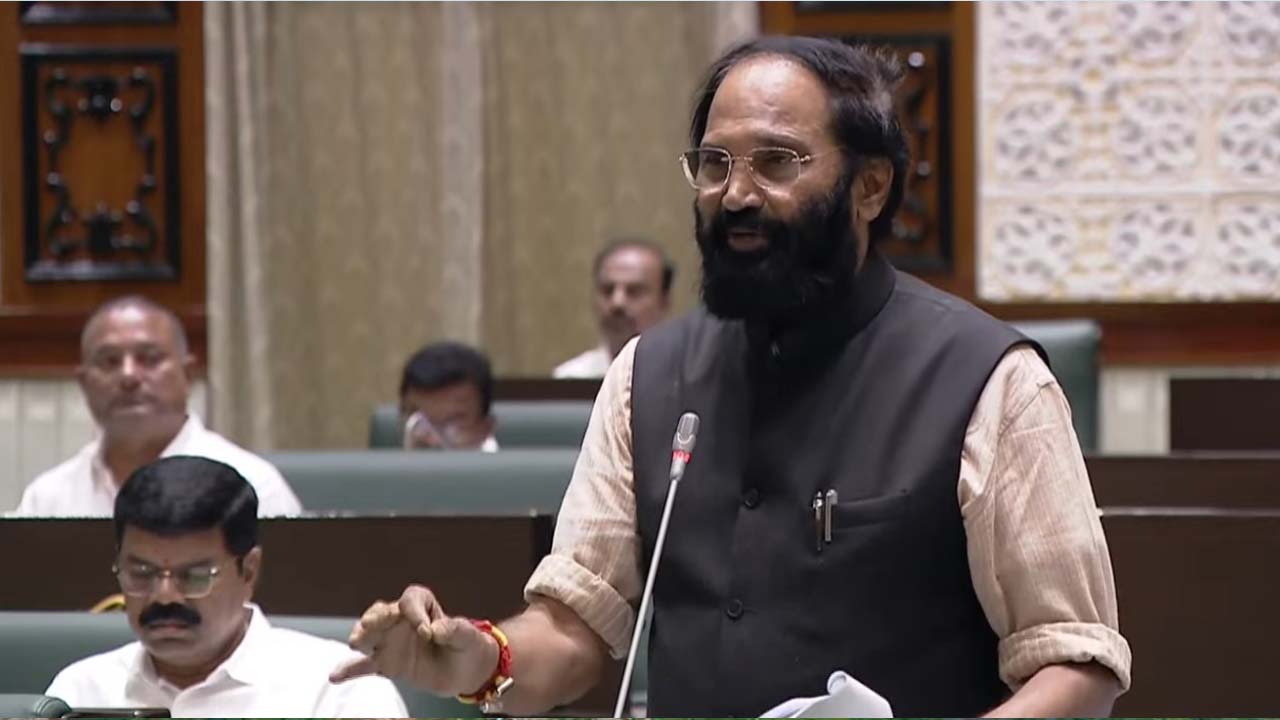 రూ. లక్ష కోట్లతో కట్టిన ప్రాజెక్టు ఆరేళ్లలో కూలింది: పీసీ ఘోష్ కమిషన్ రిపోర్టుపై చర్చను ప్రారంభించిన ఉత్తమ్ రూ. లక్ష కోట్లతో కట్టిన ప్రాజెక్టు ఆరేళ్లలో కూలింది: పీసీ ఘోష్ కమిషన్ రిపోర్టుపై చర్చను ప్రారంభించిన ఉత్తమ్