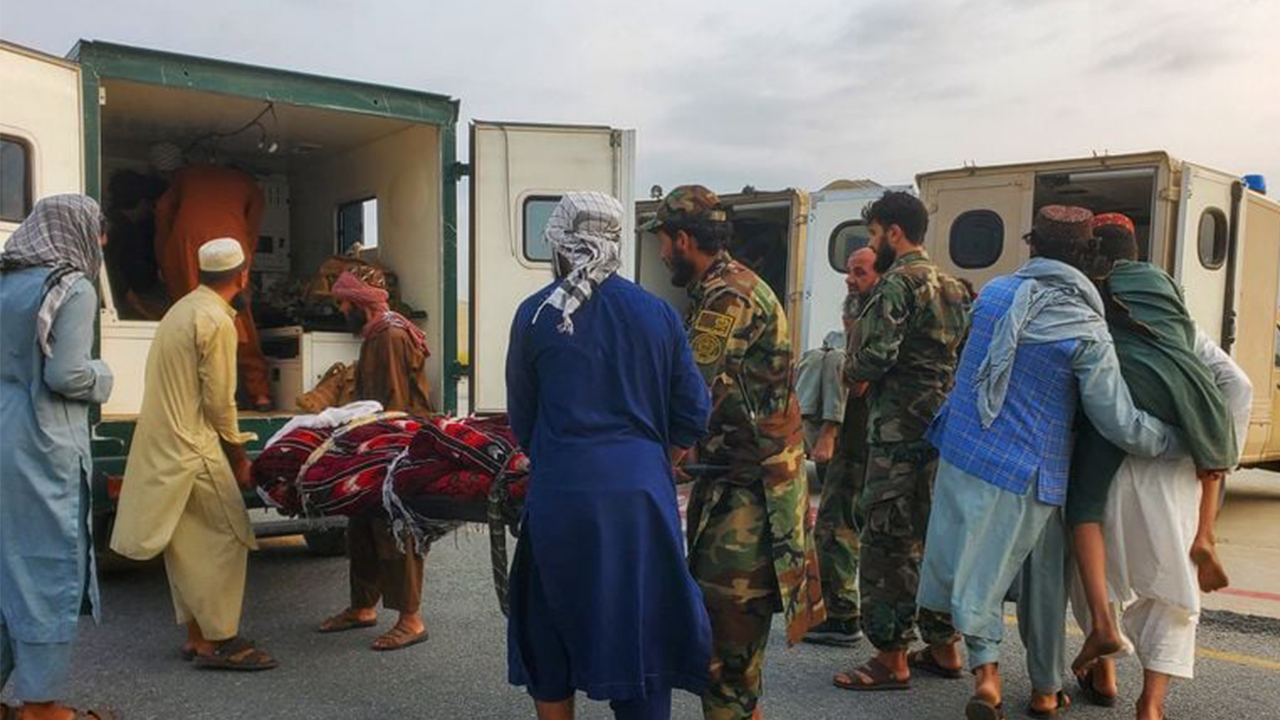 Afghanistan Earthquake : అప్ఘానిస్తాన్ లో ఘోర విషాదం.. 800కు చేరిన భూకంప మృతుల సంఖ్య.. 2500 మందికి గాయాలు Afghanistan Earthquake : అప్ఘానిస్తాన్ లో ఘోర విషాదం.. 800కు చేరిన భూకంప మృతుల సంఖ్య.. 2500 మందికి గాయాలు