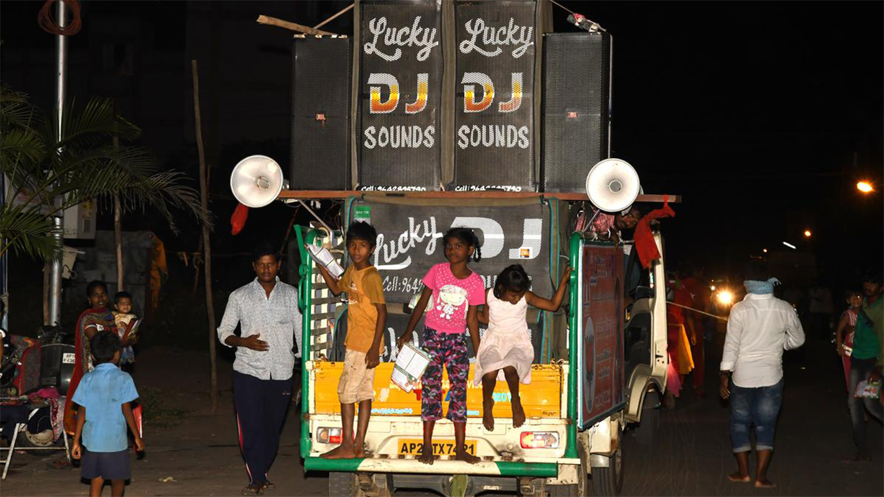 DJ Sound : డీజే సౌండ్ కారణంగా మరో యువకుడు బలి! DJ Sound : డీజే సౌండ్ కారణంగా మరో యువకుడు బలి!