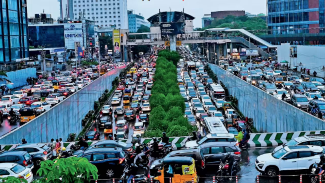 Telangana Vehicular Population | తెలంగాణలో పదేళ్లలో 148 శాతం పెరిగిన వాహనాలు Telangana Vehicular Population | తెలంగాణలో పదేళ్లలో 148 శాతం పెరిగిన వాహనాలు
