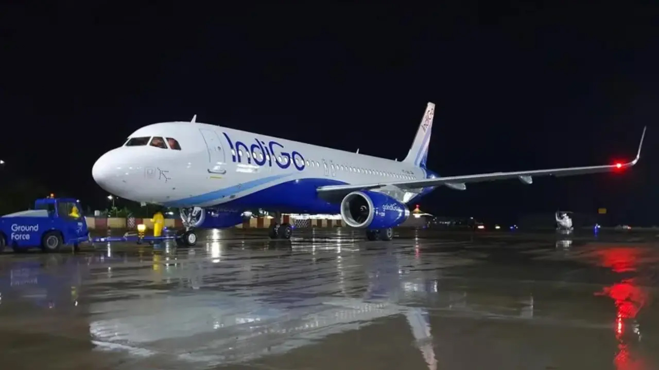 Indigo Flight Diverted To Chennai Over Bomb Threat | విమానానికి బాంబు బెదిరింపు…చైన్నెలో ల్యాండింగ్