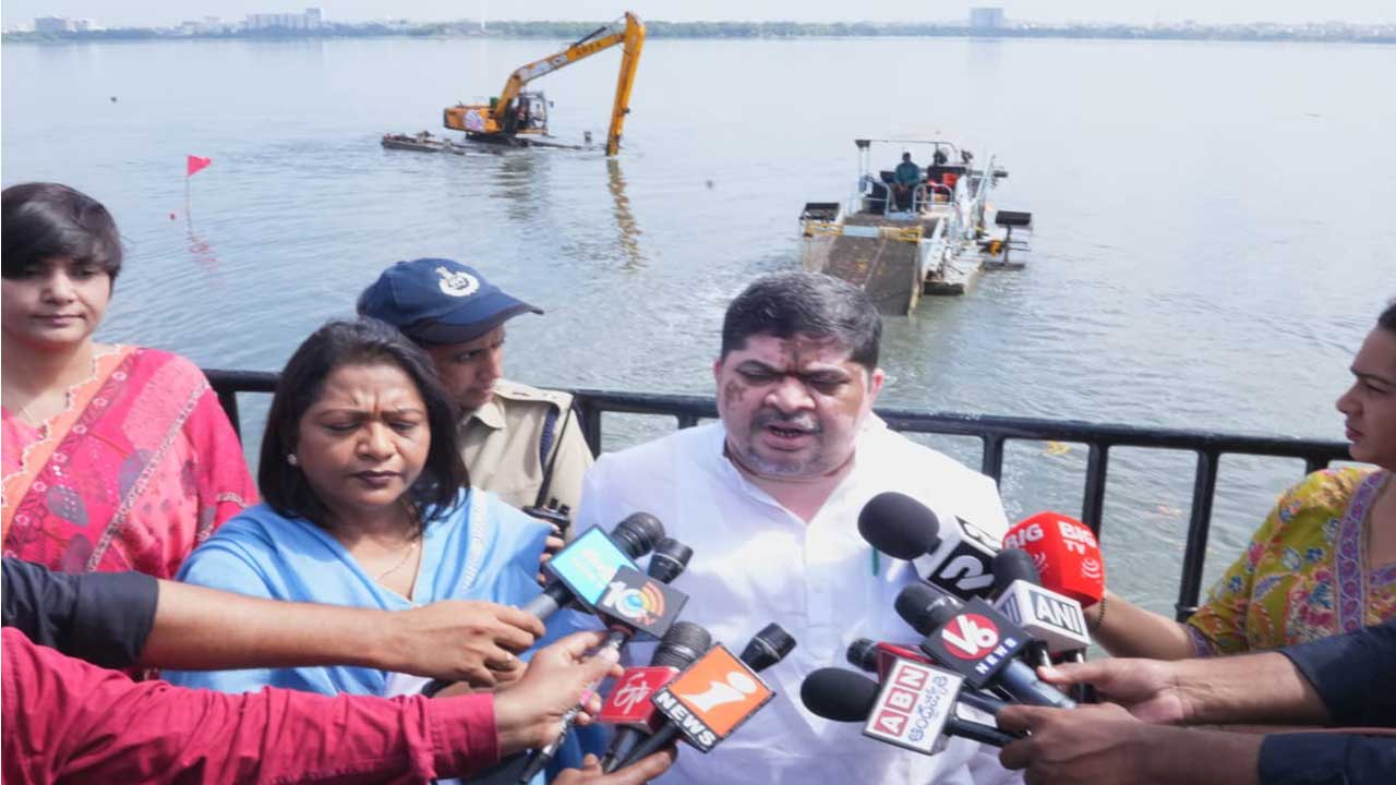 Ponnam Prabhakar| గణేష్ నిమజ్జన ఏర్పాట్లను పరిశీలించిన మంత్రి పొన్నం Ponnam Prabhakar| గణేష్ నిమజ్జన ఏర్పాట్లను పరిశీలించిన మంత్రి పొన్నం