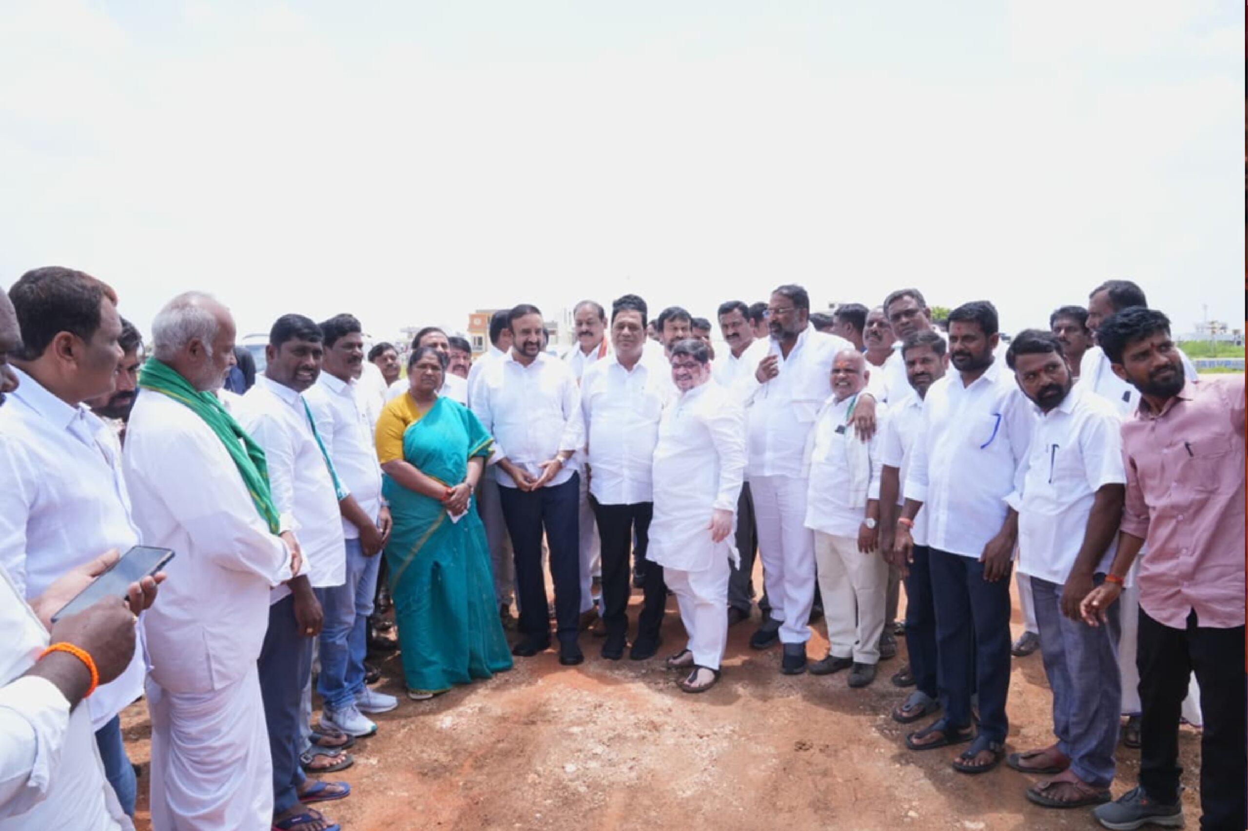 బీసీ డిక్లరేషన్ సభతో కేంద్రం దిగిరావాలి: మంత్రి పొన్నం బీసీ డిక్లరేషన్ సభతో కేంద్రం దిగిరావాలి: మంత్రి పొన్నం
