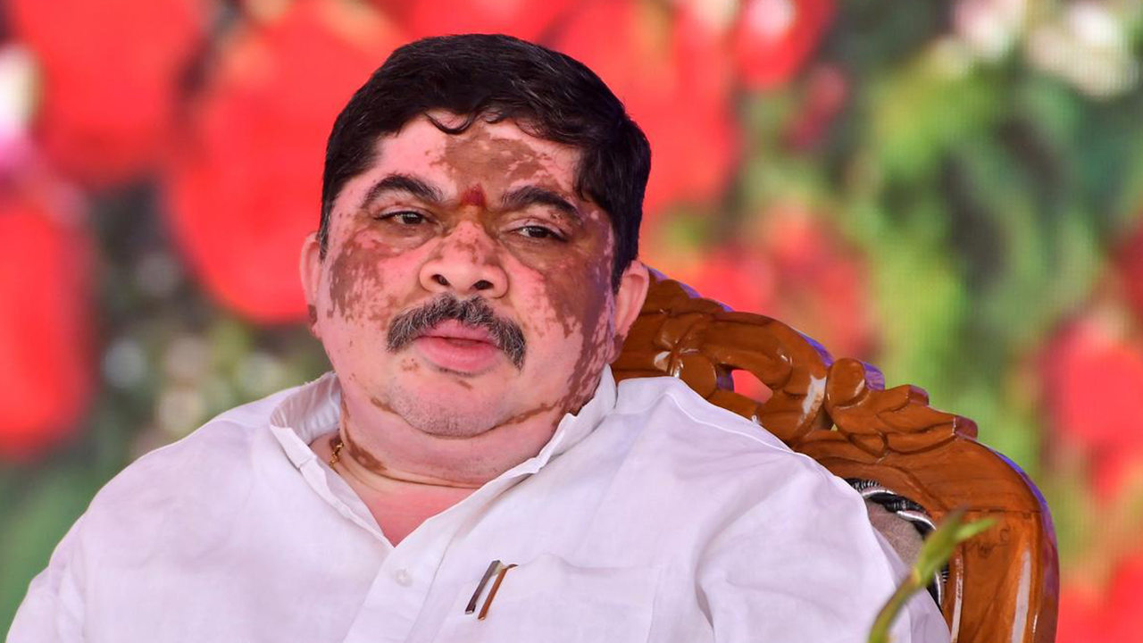 Telangana : బీసీ రిజర్వేషన్ బిల్లుపై గవర్నర్ తో అఖిల పక్షం భేటీ Telangana : బీసీ రిజర్వేషన్ బిల్లుపై గవర్నర్ తో అఖిల పక్షం భేటీ