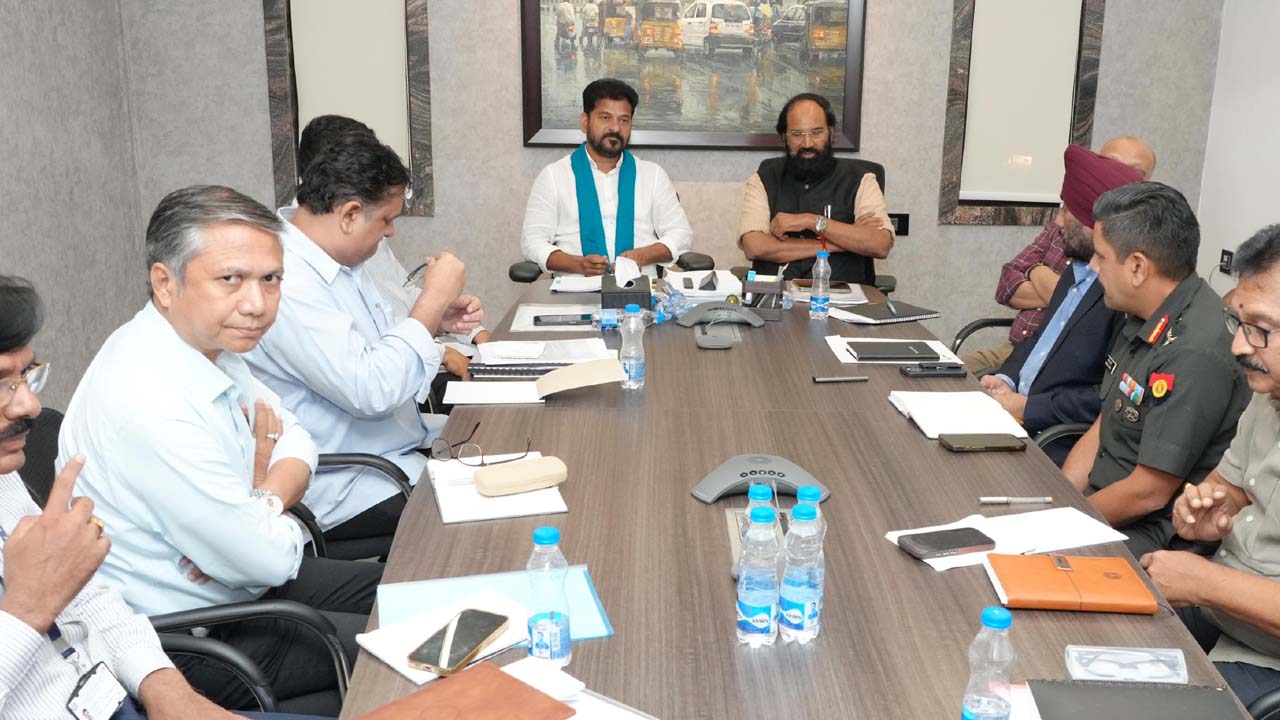 డిసెంబర్ 9,2027న ఎస్ఎల్బీసీ ప్రారంభం: సీఎం రేవంత్ డిసెంబర్ 9,2027న ఎస్ఎల్బీసీ ప్రారంభం: సీఎం రేవంత్