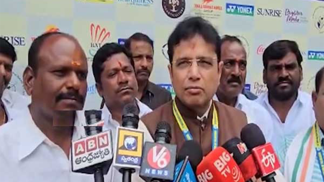సీబీఐ విచారణతో దోషులకు శిక్ష పడుతుంది : మంత్రి శ్రీధర్ బాబు సీబీఐ విచారణతో దోషులకు శిక్ష పడుతుంది : మంత్రి శ్రీధర్ బాబు