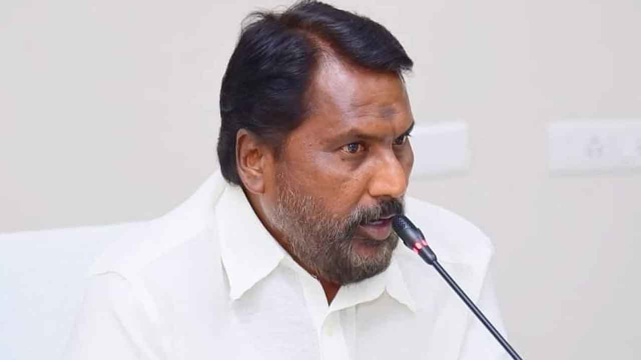 Adluri Laxman : మేము దండుపాళ్యం బ్యాచ్ అయితే వాళ్లు స్టూవర్ట్ పురం దొంగలా? మంత్రి అడ్లూరి లక్ష్మణ్ Adluri Laxman : మేము దండుపాళ్యం బ్యాచ్ అయితే వాళ్లు స్టూవర్ట్ పురం దొంగలా? మంత్రి అడ్లూరి లక్ష్మణ్
