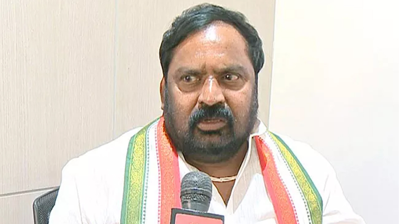 Anjan Kumar Yadav | ఫలించిన బుజ్జగింపులు..అలక పాన్పు దిగిన అంజన్ కుమార్ యాదవ్ Anjan Kumar Yadav | ఫలించిన బుజ్జగింపులు..అలక పాన్పు దిగిన అంజన్ కుమార్ యాదవ్