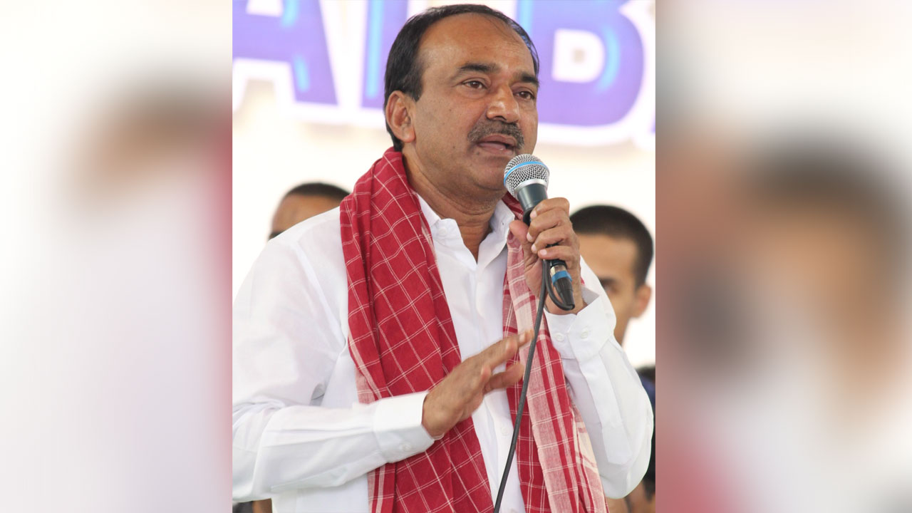 Etela Rajender : బీసీలకు ఆ పార్టీలతోనే మోసం Etela Rajender : బీసీలకు ఆ పార్టీలతోనే మోసం