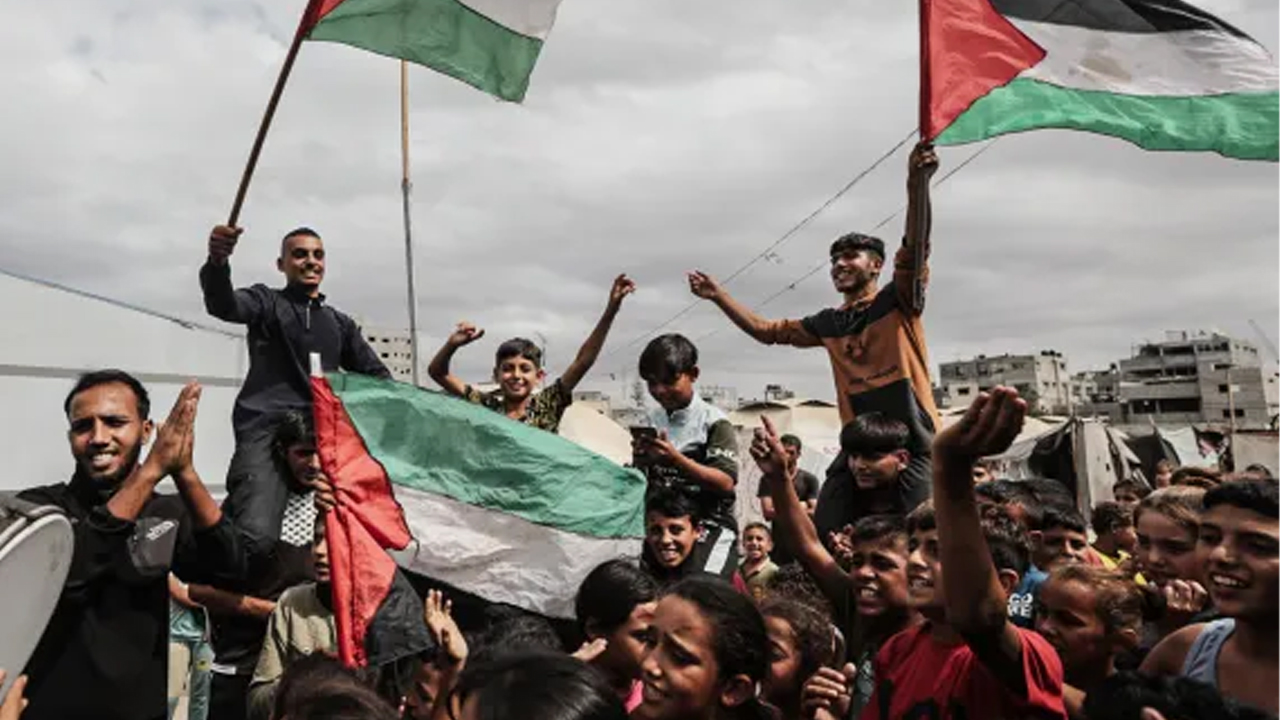 Gaza-Israel Ceasefire | ముగిసిన గాజా-ఇజ్రాయెల్ యుద్ధం.. అమల్లోకి కాల్పుల విరమణ Gaza-Israel Ceasefire | ముగిసిన గాజా-ఇజ్రాయెల్ యుద్ధం.. అమల్లోకి కాల్పుల విరమణ
