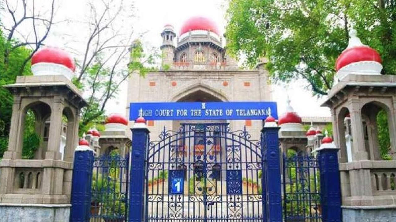 Telangana High Court : ఓటు చోరీ పిటిషన్ పై ఈసీకి ఆదేశాలివ్వలేం Telangana High Court : ఓటు చోరీ పిటిషన్ పై ఈసీకి ఆదేశాలివ్వలేం