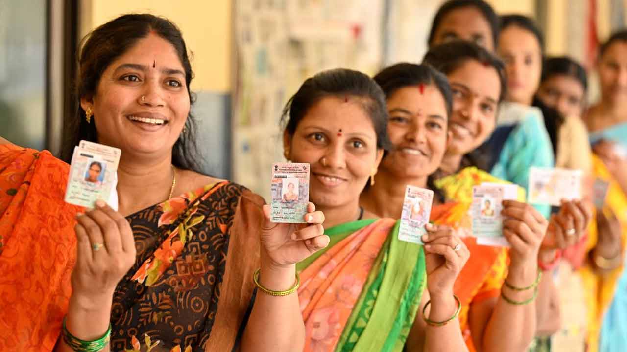 Jubleehills By poll | జూబ్లీహిల్స్ ఉప ఎన్నికలు.. ఈ 12 రకాల గుర్తింపు కార్డులతో ఓటేయొచ్చు..! Jubleehills By poll | జూబ్లీహిల్స్ ఉప ఎన్నికలు.. ఈ 12 రకాల గుర్తింపు కార్డులతో ఓటేయొచ్చు..!