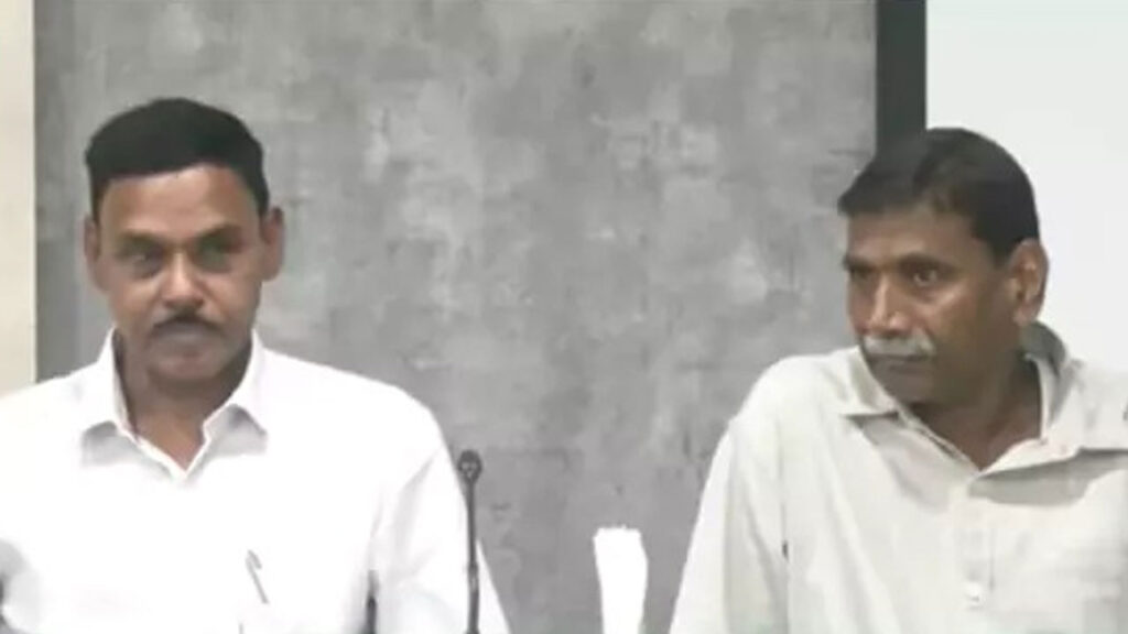 Maoists Bandi Prakash And Pulluri Prasad Rao Surrender