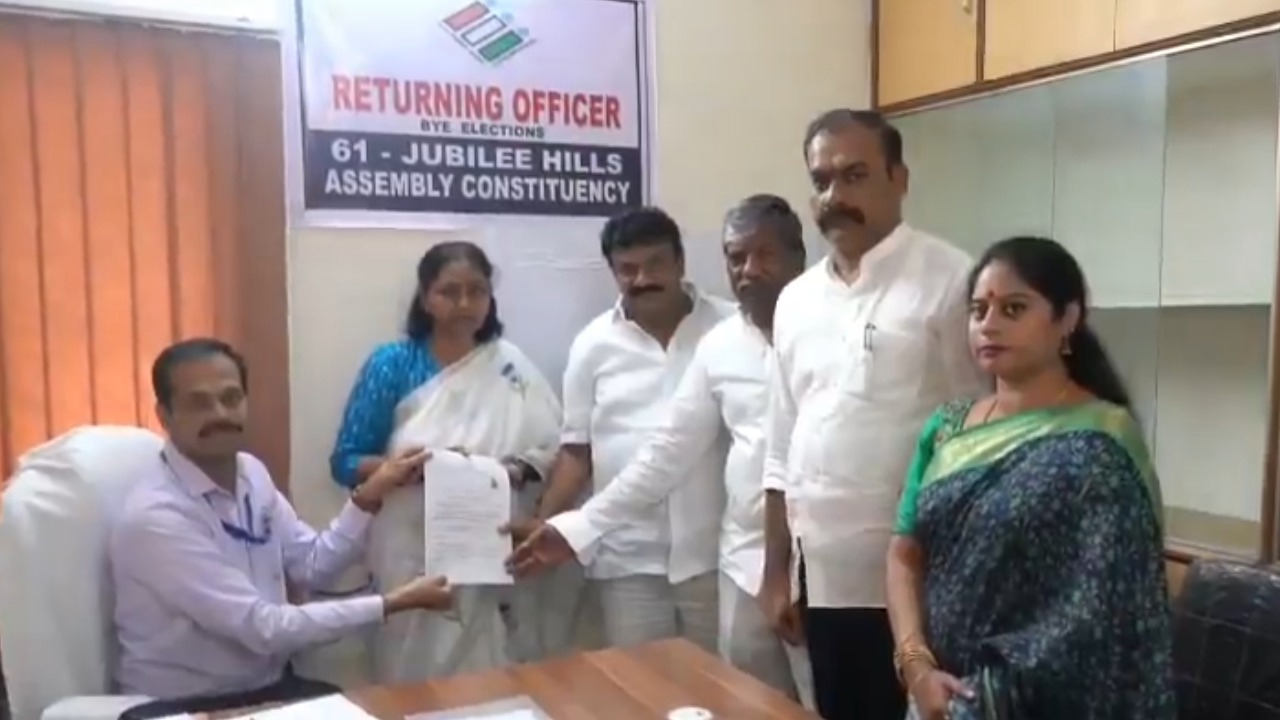 Maganti Sunitha : నామినేషన్ దాఖలు చేసిన బీఆర్ఎస్ అభ్యర్థి మాగంటి సునీత గోపినాధ్ Maganti Sunitha : నామినేషన్ దాఖలు చేసిన బీఆర్ఎస్ అభ్యర్థి మాగంటి సునీత గోపినాధ్