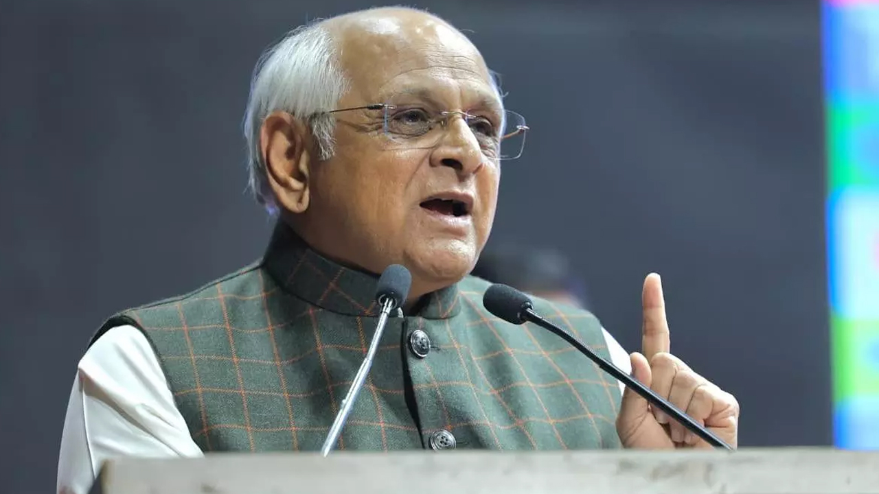 Gujarat Cabinet Expansion On Oct 17 | గుజరాత్లో సీఎం మినహా మంత్రుల రాజీనామా: అక్టోబర్ 17న కొత్త మంత్రుల ప్రమాణం Gujarat Cabinet Expansion On Oct 17 | గుజరాత్లో సీఎం మినహా మంత్రుల రాజీనామా: అక్టోబర్ 17న కొత్త మంత్రుల ప్రమాణం