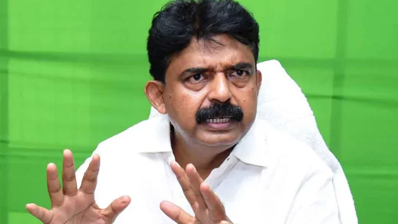 Perni Nani : మాజీ మంత్రి పేర్ని నానిపై కేసు నమోదు Perni Nani : మాజీ మంత్రి పేర్ని నానిపై కేసు నమోదు