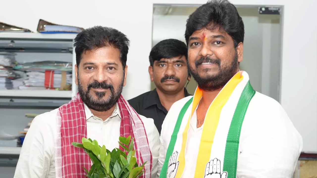 Naveen Yadav | నవీన్ యాదవ్ చేతిలో నగదు రూ. 4 లక్షలు.. అప్పులు రూ. 75 లక్షలు..! Naveen Yadav | నవీన్ యాదవ్ చేతిలో నగదు రూ. 4 లక్షలు.. అప్పులు రూ. 75 లక్షలు..!