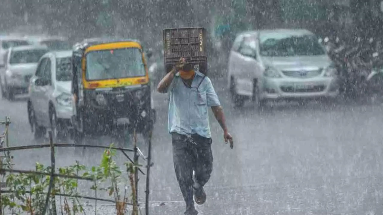 Andhra Pradesh Weather Forecast : నైరుతి బంగాళాఖాతంలో తీవ్ర అల్పపీడనం..ఏపీ అలర్ట్ Andhra Pradesh Weather Forecast : నైరుతి బంగాళాఖాతంలో తీవ్ర అల్పపీడనం..ఏపీ అలర్ట్