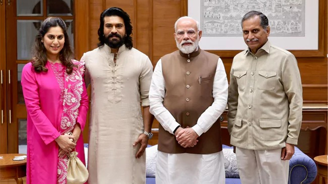 Ram Charan Meets Modi | ప్రధాని మోదీతో రామచరణ్ దంపతుల భేటీ Ram Charan Meets Modi | ప్రధాని మోదీతో రామచరణ్ దంపతుల భేటీ