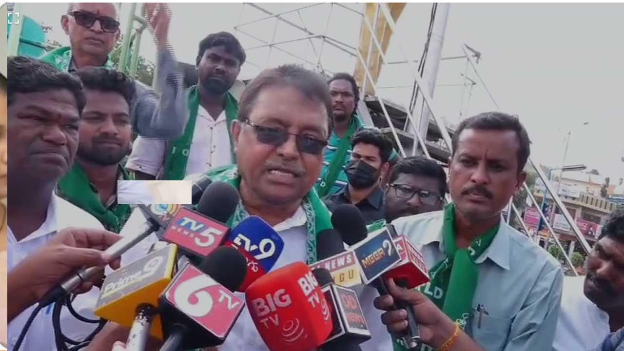 Dilip Kumar| 3 నెలల్లో రేవంత్ సర్కార్ కూలిపోతుంది: మాజీ ఎమ్మెల్సీ దిలీప్ కుమార్ Dilip Kumar| 3 నెలల్లో రేవంత్ సర్కార్ కూలిపోతుంది: మాజీ ఎమ్మెల్సీ దిలీప్ కుమార్