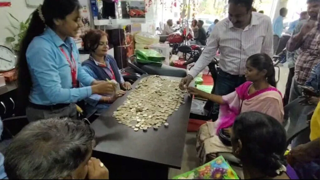 Father buys scooter with coins Dhantteras Jashpur Chhattisgarh