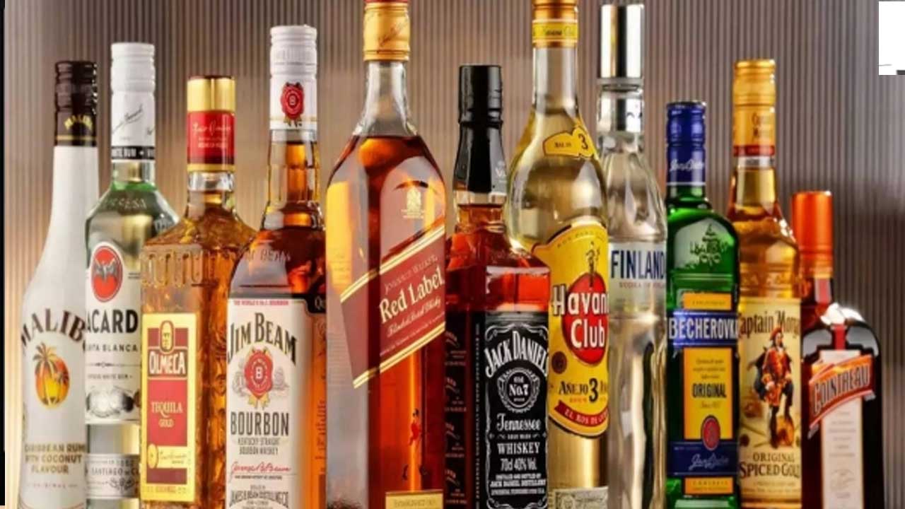 Telangana liquor shop applications| 2,620 వైన్స్ లు..ఇప్పటికే 50వేలు దాటిన దరఖాస్తులు Telangana liquor shop applications| 2,620 వైన్స్ లు..ఇప్పటికే 50వేలు దాటిన దరఖాస్తులు