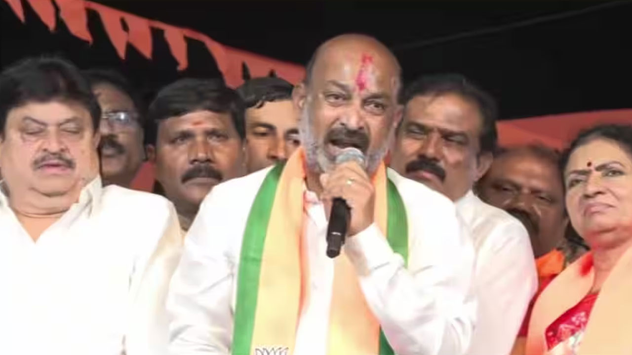 Bandi Sanjay : గోపీనాథ్ ఆస్తుల కోసమే కేటీఆర్, రేవంత్ మధ్య గొడవలు