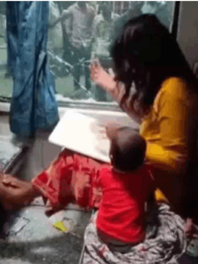 Viral News | రైలులో ఎవ్వరూ ఊహించని పని చేసిన మహిళ!