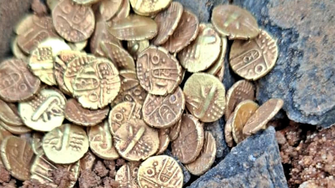 103 ancient gold coins found during temple renovation in tamilnadu
