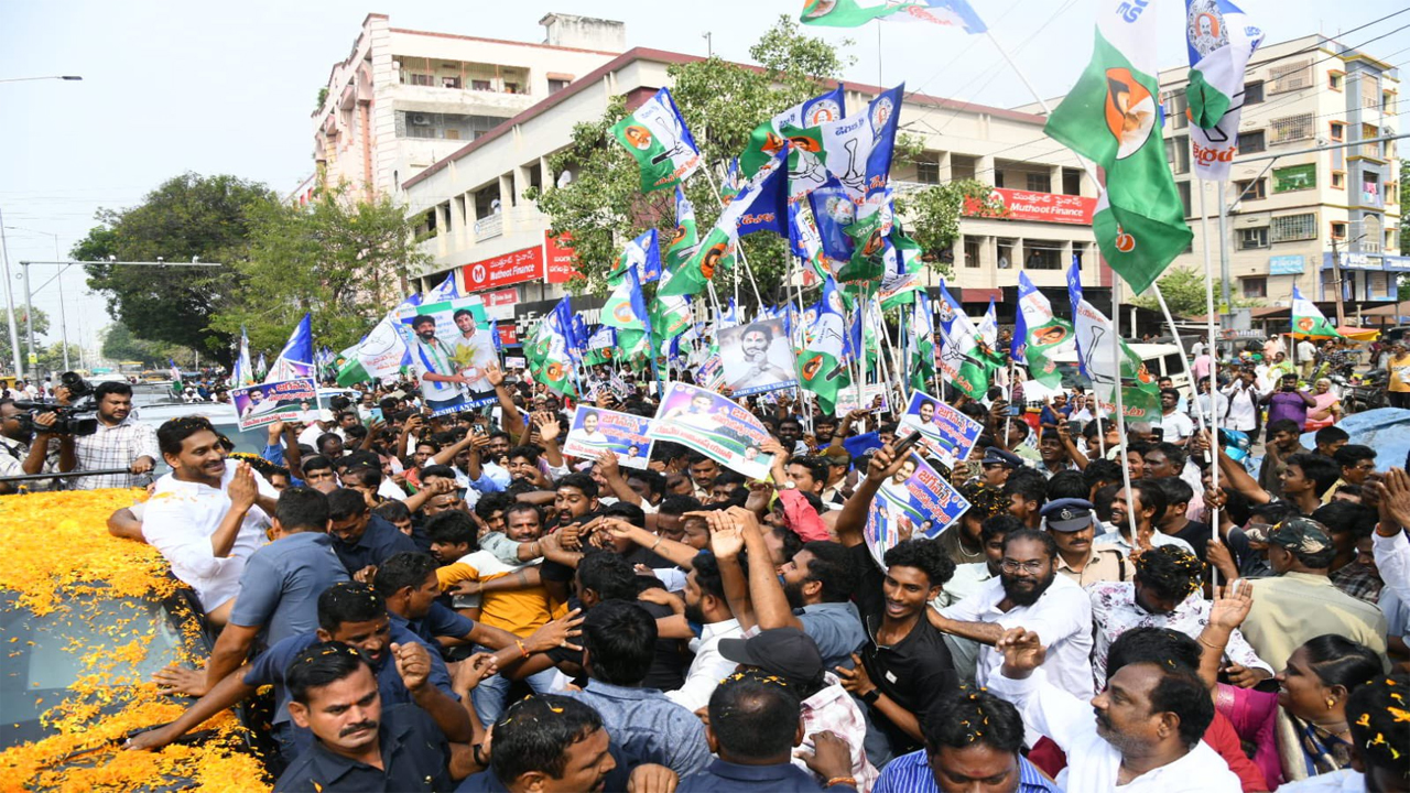 YS Jagan convoy accident