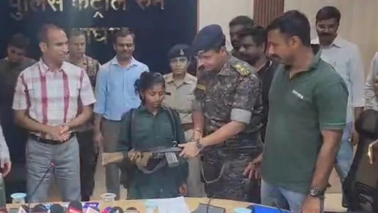 Maoist Sunita Surrender