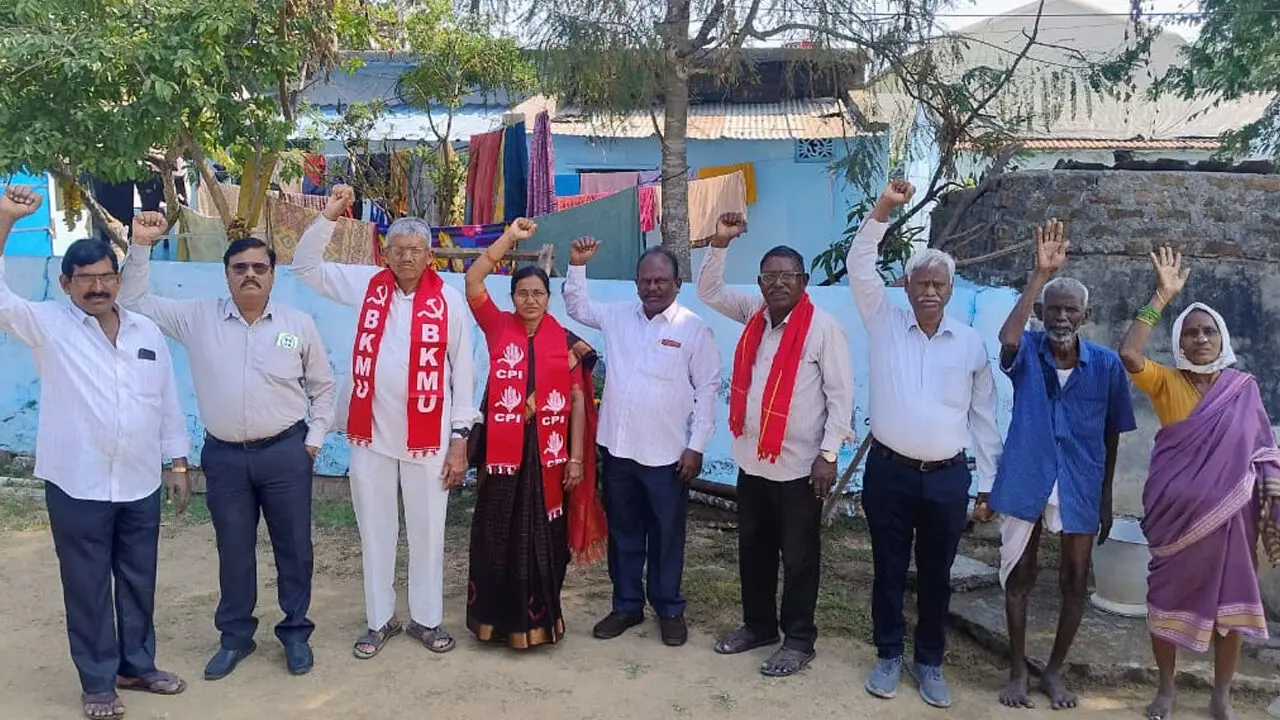 రైల్వే కోచ్ ఫ్యాక్టరీ కింద భూములు కోల్పోయిన భూ నిర్వాసితుల కుటుంబాలకు ఉద్యోగాలు ఇవ్వాలి : సీపీఐ నేదునూరి జ్యోతి