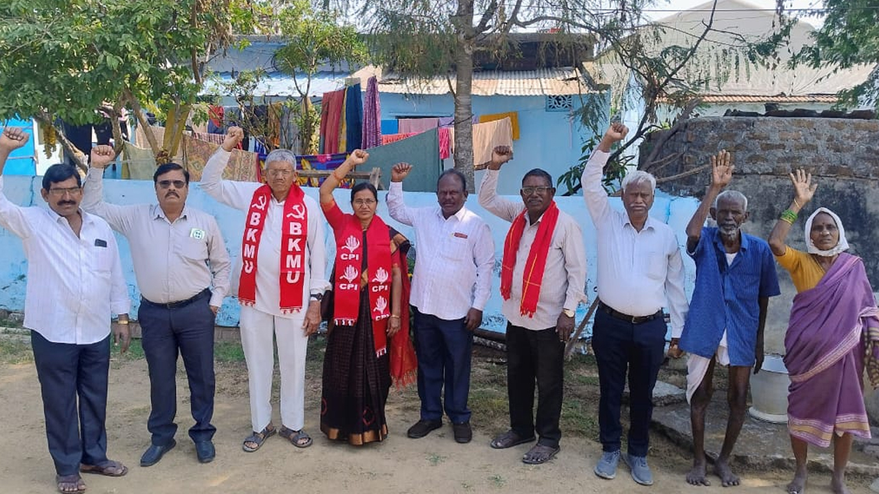 రైల్వే కోచ్ ఫ్యాక్టరీ కింద భూములు కోల్పోయిన భూ నిర్వాసితుల కుటుంబాలకు ఉద్యోగాలు ఇవ్వాలి : సీపీఐ నేదునూరి జ్యోతి