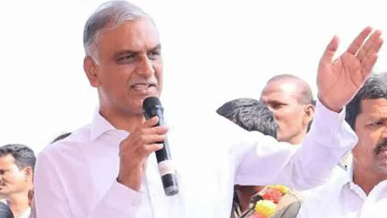 డైవర్షన్ పాలిటిక్స్‌ కోసమే బీఆర్ఎస్ ఎమ్మెల్యేల సస్పెన్షన్: హరీశ్ రావు