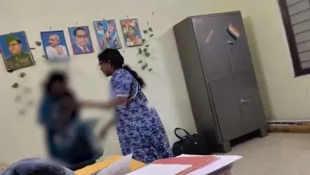 Bhupalpally : విద్యార్థినిని చితకబాదిన వార్డెన్ ..వీడియో వైరల్