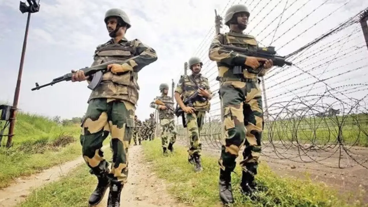 BSF jawan | బీఎస్ఎఫ్ జ‌వాన్‌ను అప‌హ‌రించిన ప‌శువుల‌ స్మ‌గ్ల‌ర్లు..