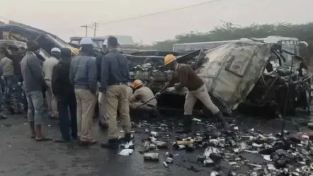 Accident | క‌ర్ణాట‌క‌లో ఘోర ప్ర‌మాదం.. 13 మంది ప్ర‌యాణికులు స‌జీవ‌ద‌హ‌నం