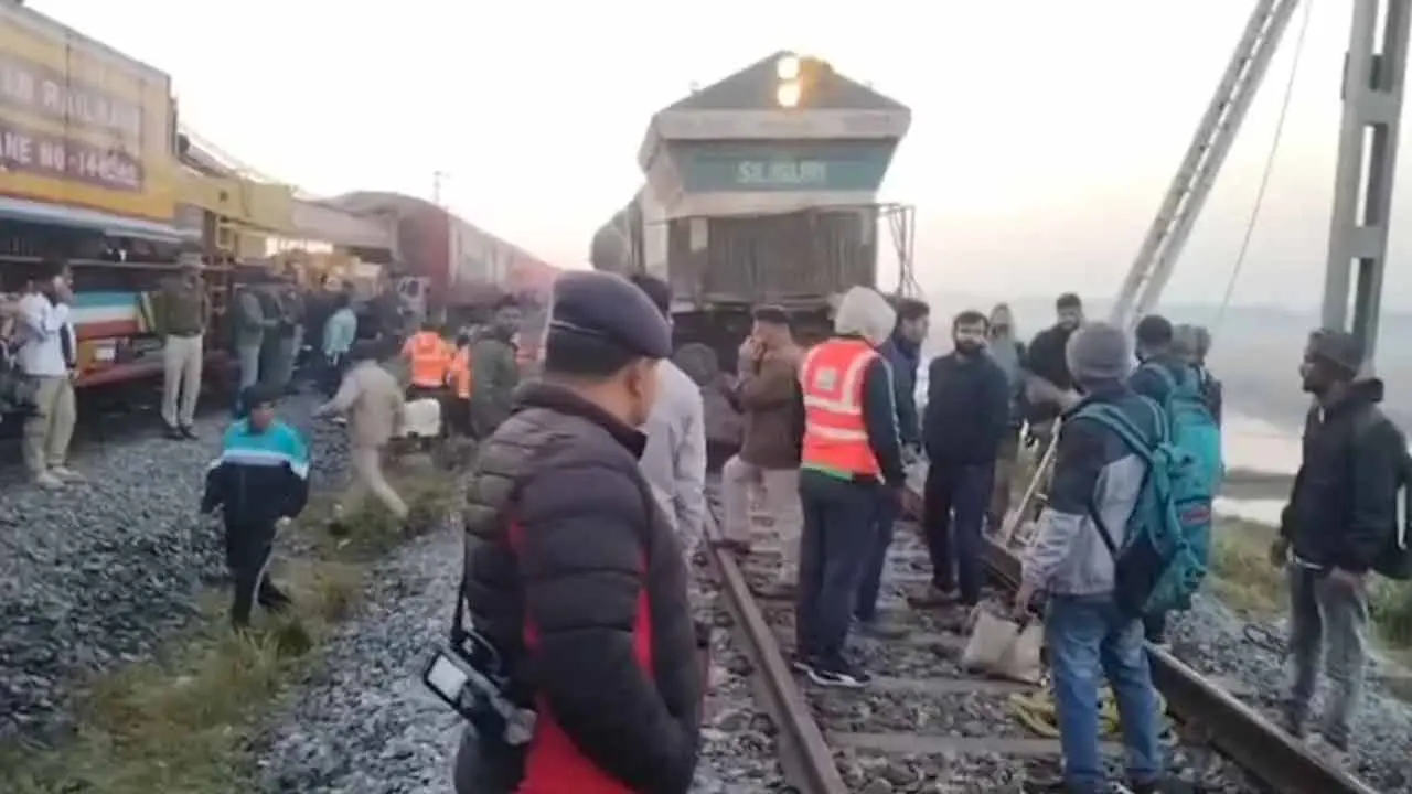 Rajdhani Express | ఏనుగుల గుంపును ఢీకొట్టిన రాజ‌ధాని ఎక్స్‌ప్రెస్‌.. త‌ప్పిన ప్రాణ న‌ష్టం