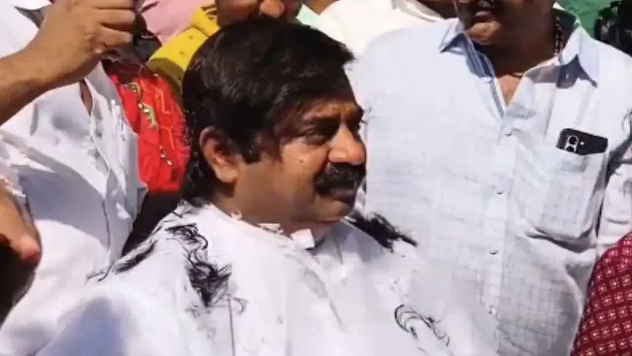 MLA Ram Kadam  | నీటి కొర‌త‌కు శాశ్వ‌త ప‌రిష్కారం.. నాలుగేండ్ల త‌ర్వాత జుట్టు క‌త్తిరించుకున్న ఎమ్మెల్యే