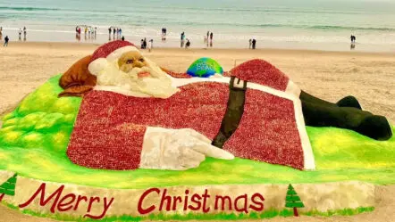 Apple Santa : శాంటా క్లాజ్ శిల్పంతో పూరీ కళాకారుడి వరల్డ్ రికార్డ్