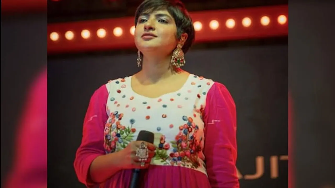 Lagnajita Chakraborty | లైవ్ షోలో బెంగాలీ గాయనిపై దాడి ప్రయత్నం.. ‘భక్తి పాటలు ఆపి సెక్యులర్ సాంగ్స్ పాడు’ అంటూ హుకుం