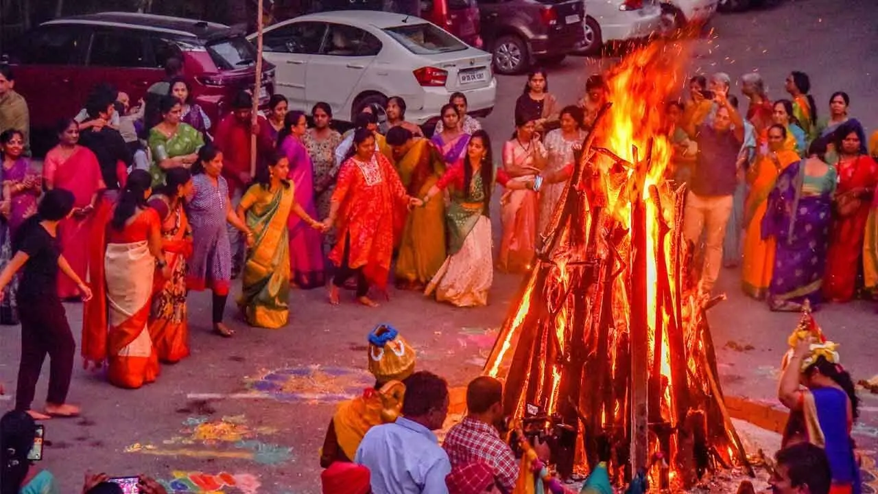 Bhogi Festival | రేపే భోగి పండుగ‌..! భోగి మంట‌లు ఏ స‌మ‌యంలో వేయాలంటే..?