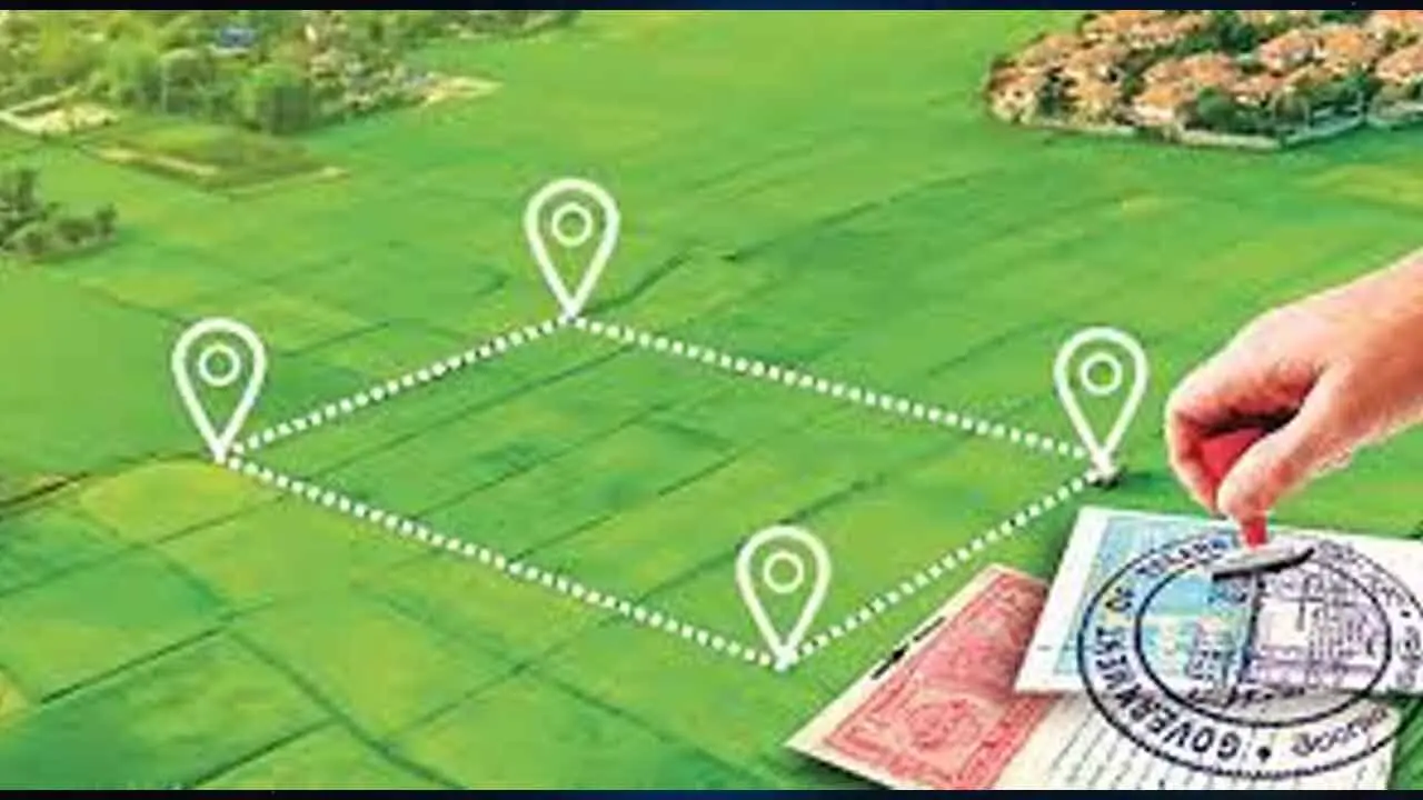 Bhu Bharathi | లోపాల పుట్ట ‘భూ భారతి’ పోర్టల్.. చెలరేగుతున్న మీసేవా కేంద్రాల ఏజెంట్లు