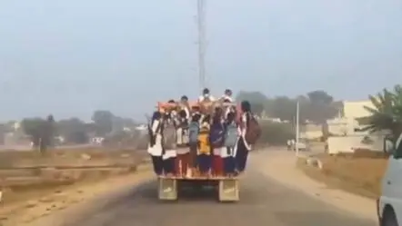 Narayanpet : విద్యార్థుల డేంజర్ జర్నీ…చూస్తే దడదడే!