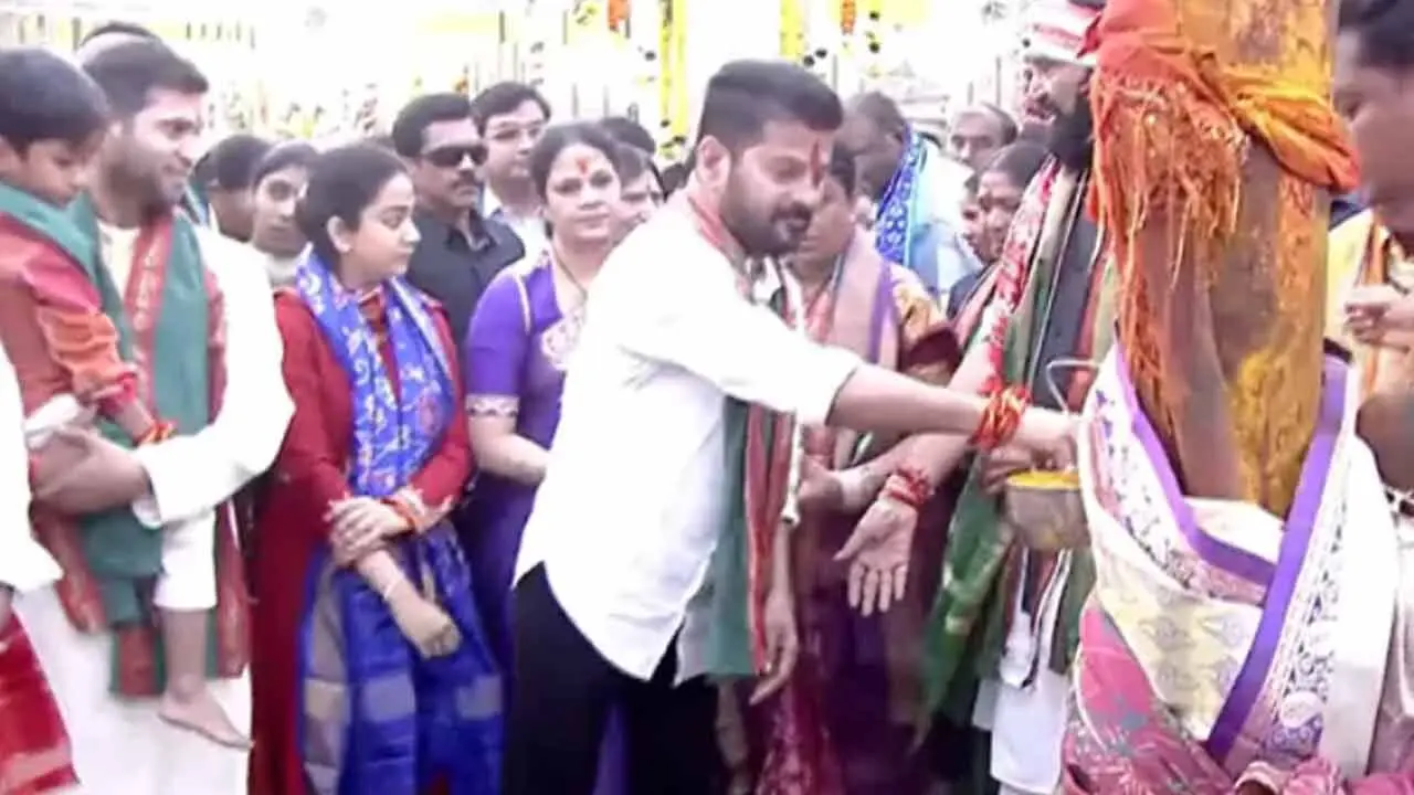 Medaram | అట్ట‌హాసంగా మేడారం గ‌ద్దెలు ప్రారంభం.. భ‌క్తుల‌కు ఆల‌యాన్ని అంకితం చేసిన సీఎం రేవంత్ రెడ్డి