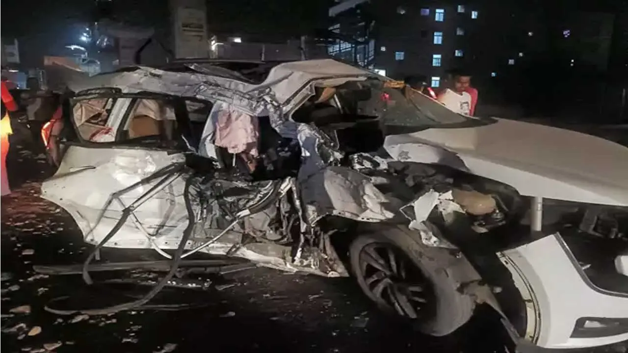 Road Accident| ఘోర రోడ్డు ప్రమాదం.. ఇద్దరు విద్యార్థులు దుర్మరణం