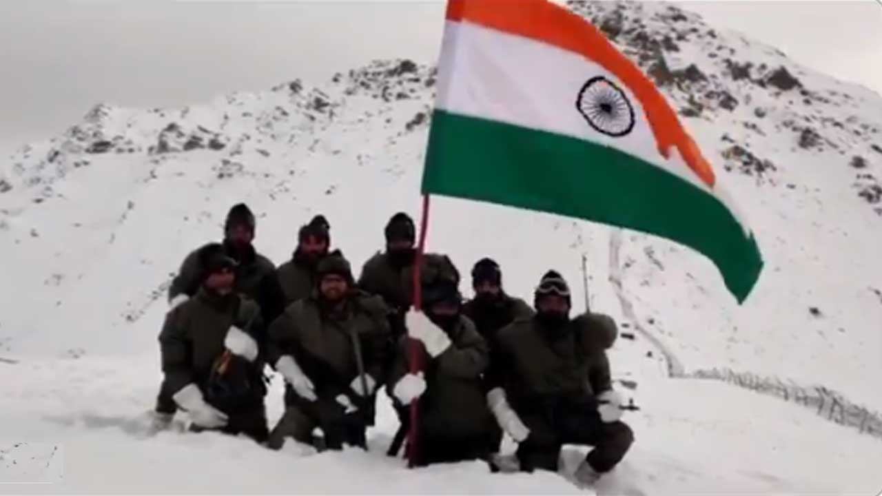 Indian Army New Year greeting|మంచు కొండల్లో ఇండియన్ ఆర్మీ న్యూ ఇయర్ గ్రీటింగ్స్!