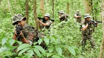 Karriguttas IED blast|  కర్రెగుట్టల్లో పేలిన ఐఈడీలు.. 11మంది భద్రతా సిబ్బందికి గాయాలు